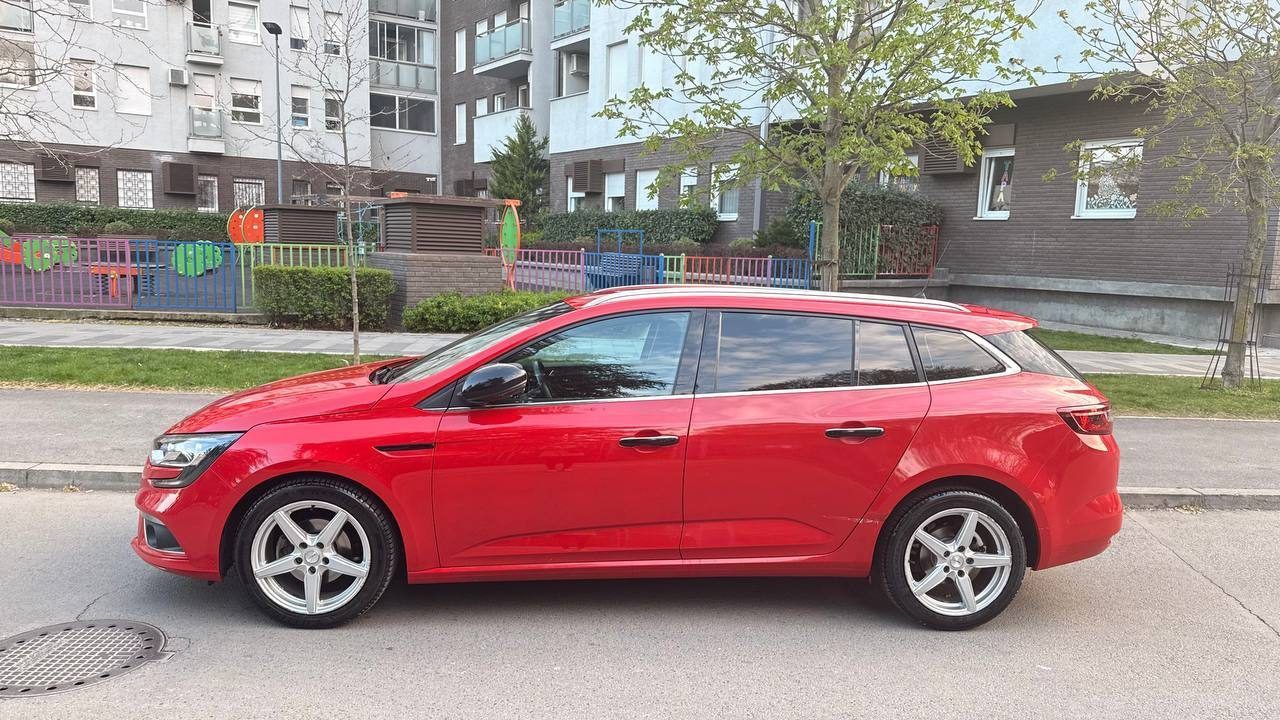 Автомобиль Renault Megane, 2018 год
