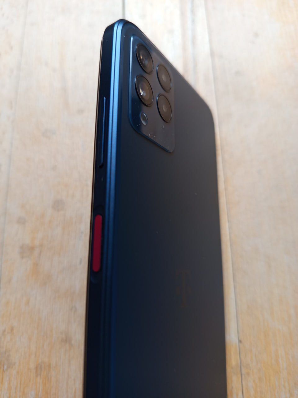 Смартфон T Phone Pro 5G, 256 ГБ