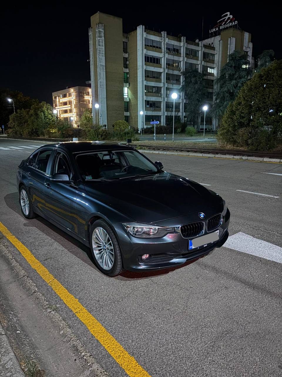 Автомобиль BMW 320d xDrive, 2015