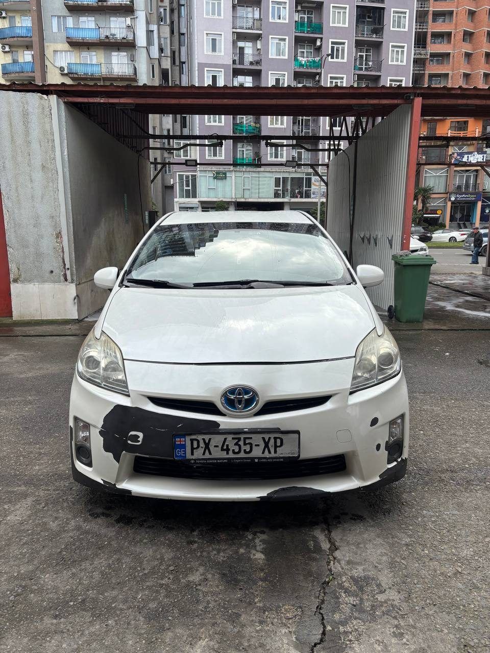 Автомобиль Toyota Prius 30, 2011 год