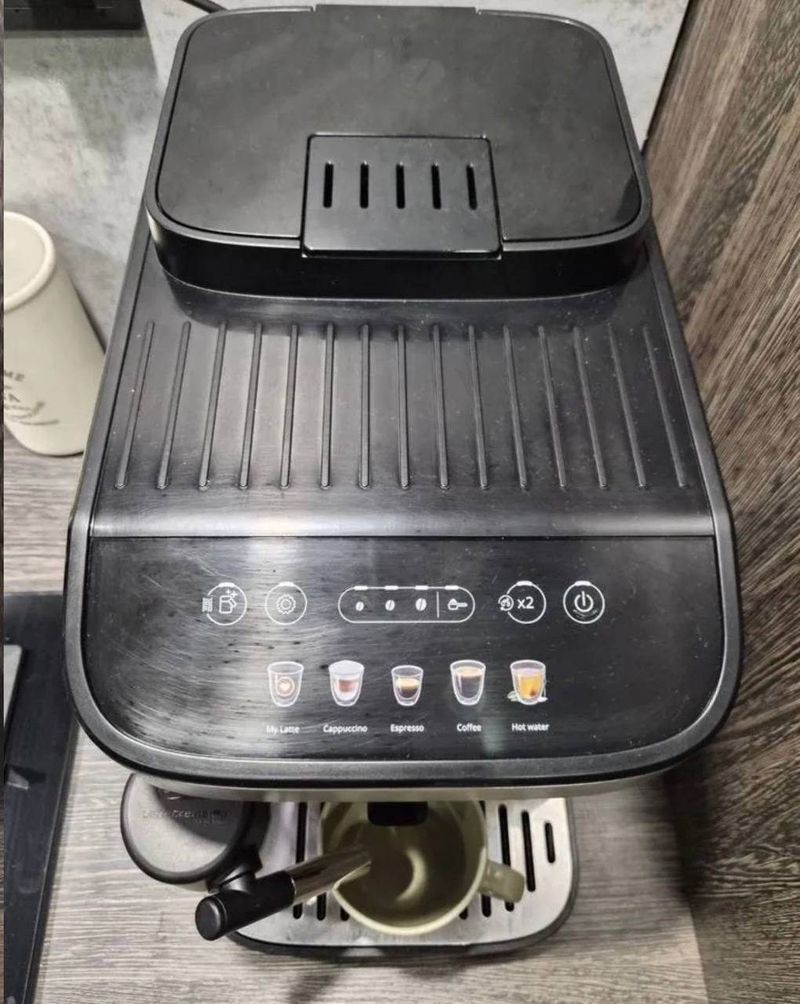 Кофемашина De'Longhi Magnifica EVO (ECAM290.22.B)