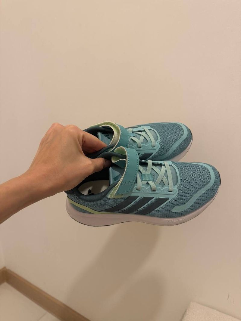 Кроссовки Adidas, детские