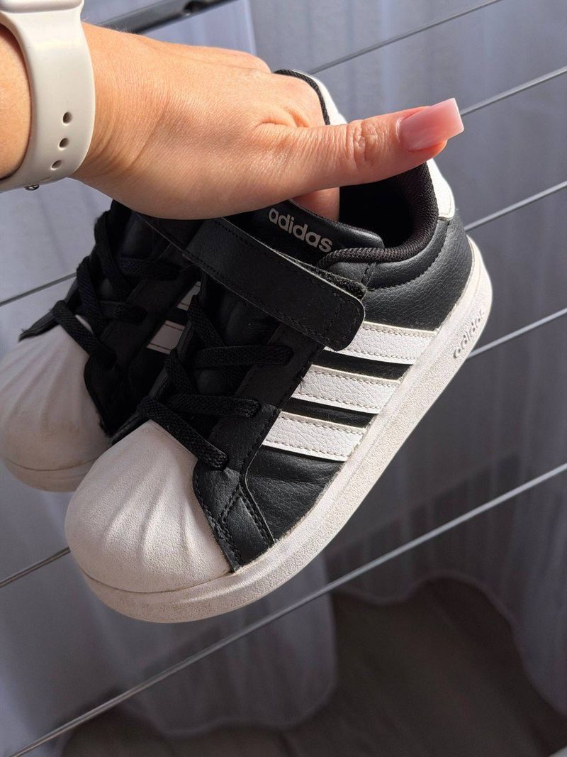 Кроссовки Adidas, размер 27