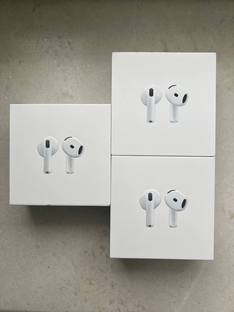 Наушники Apple AirPods 5, новые
