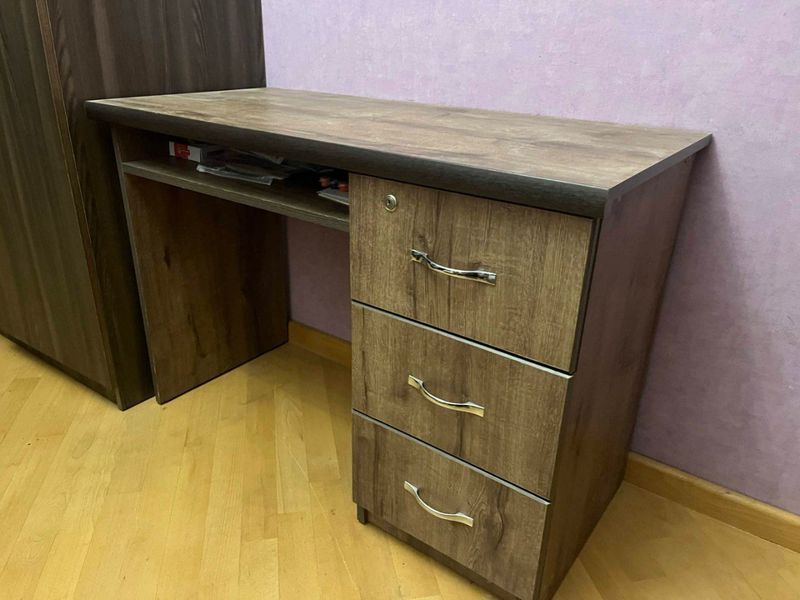 Стол