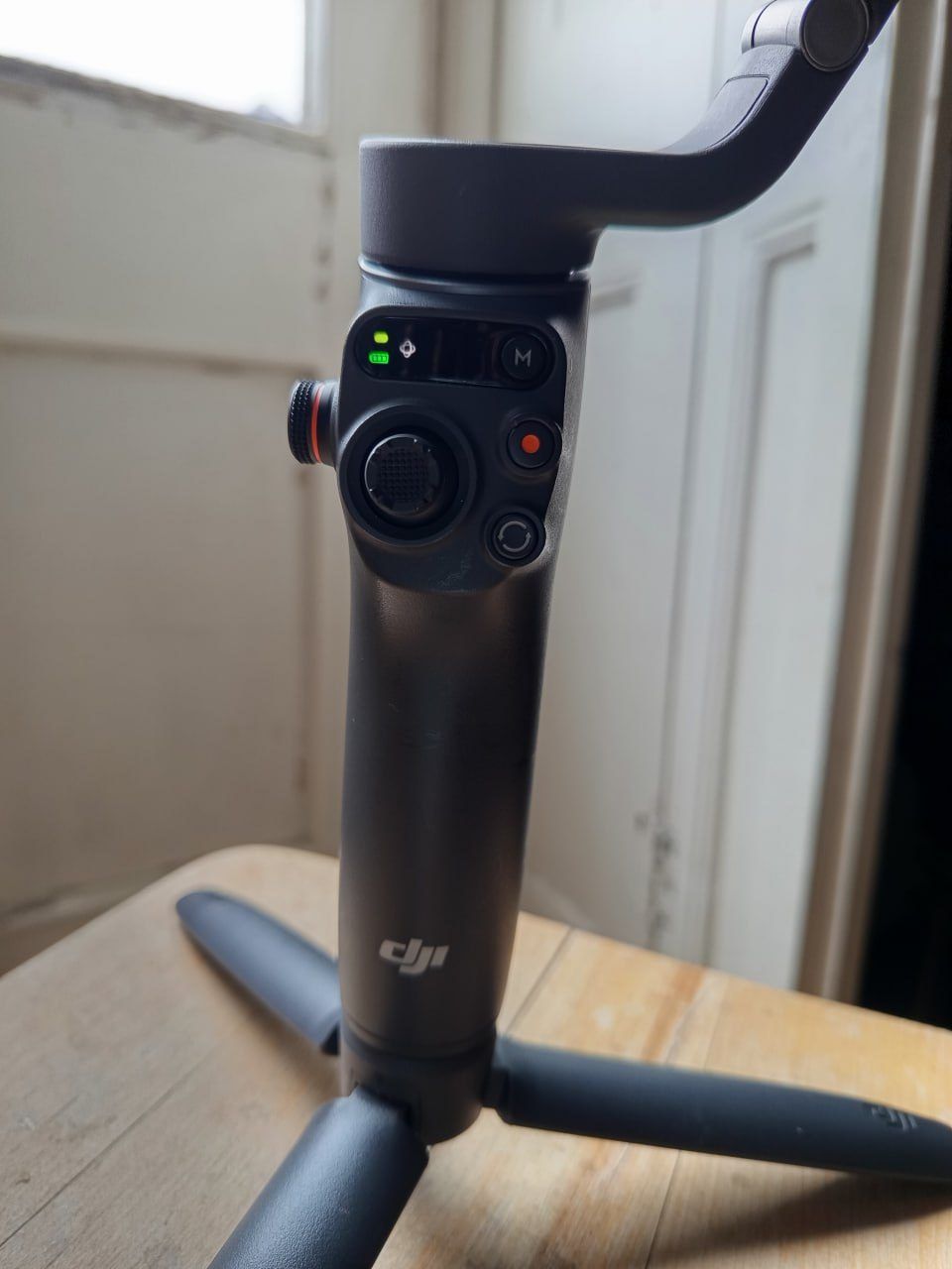 Стабилизатор DJI Osmo Mobile 6
