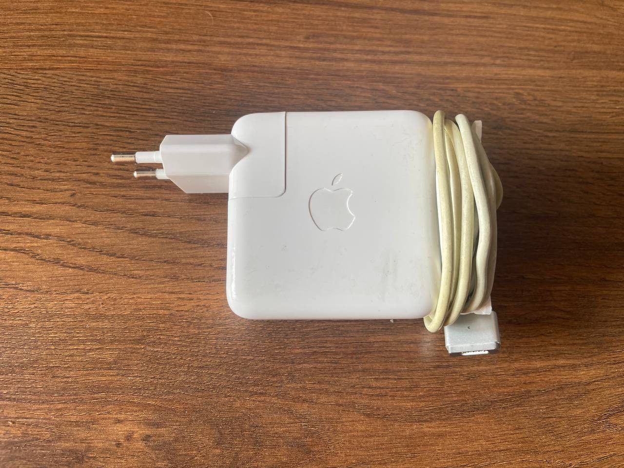 Зарядное устройство Apple MagSafe 2