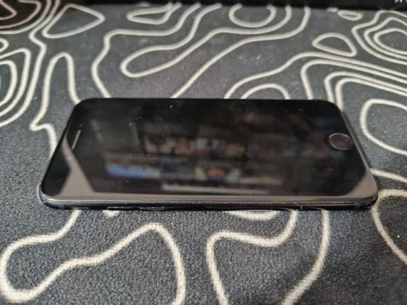 Смартфон Apple iPhone SE 2022, 64 Гб
