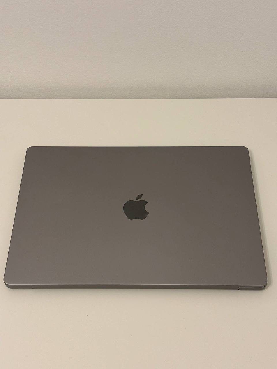 Ноутбук Apple MacBook Pro 16” M1 Max, 1 TB