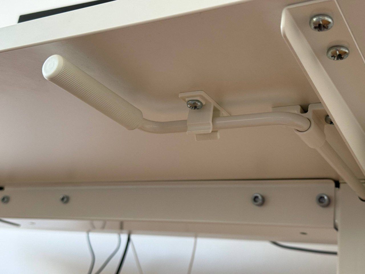 Рабочий стол IKEA TROTTEN, 120х70 см