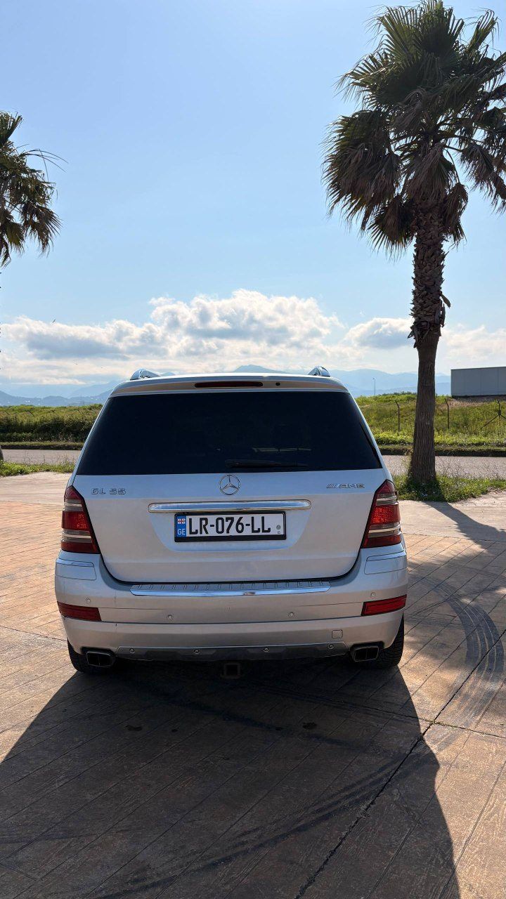 Mercedes-Benz GL550 AMG — просторный 7-местный внедорожник, комфортная езда и по