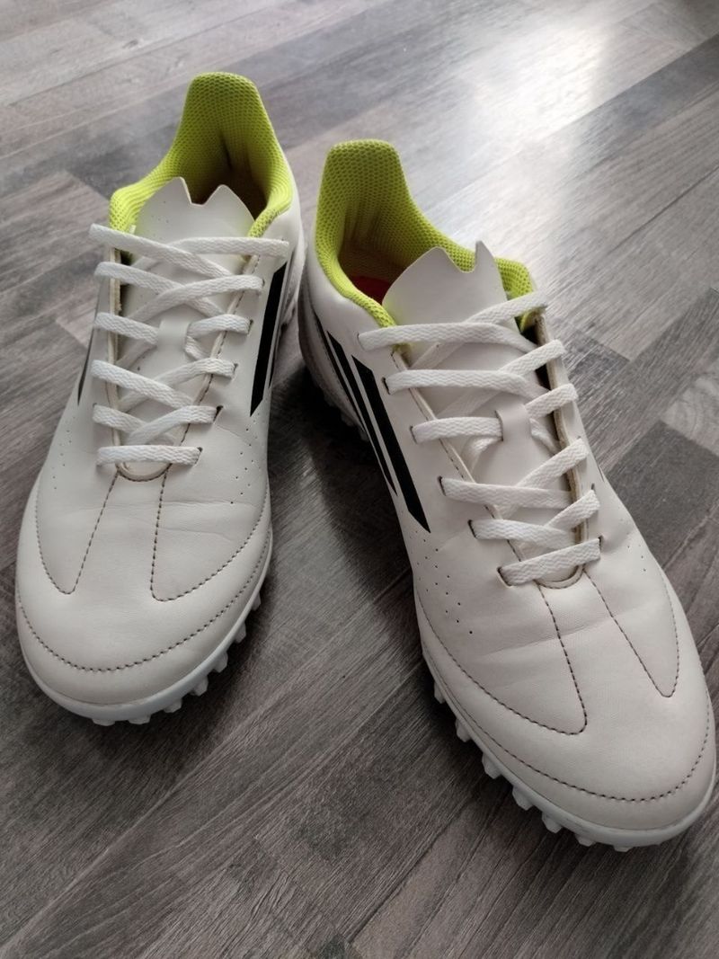 Футбольные бутсы Adidas Deportivo III TF, размер 42⅔