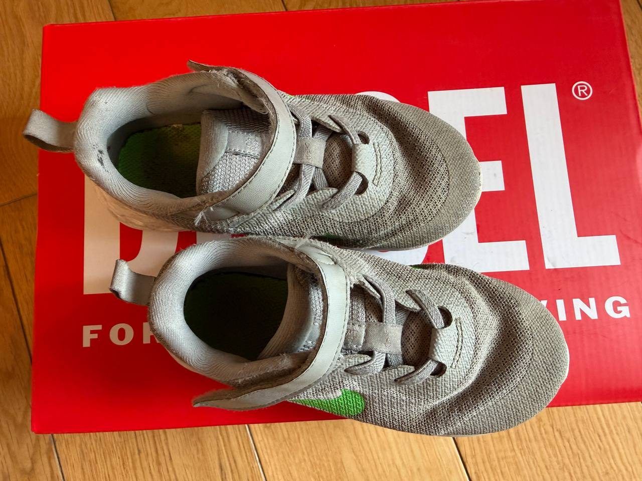 Кроссовки Nike, размер 27