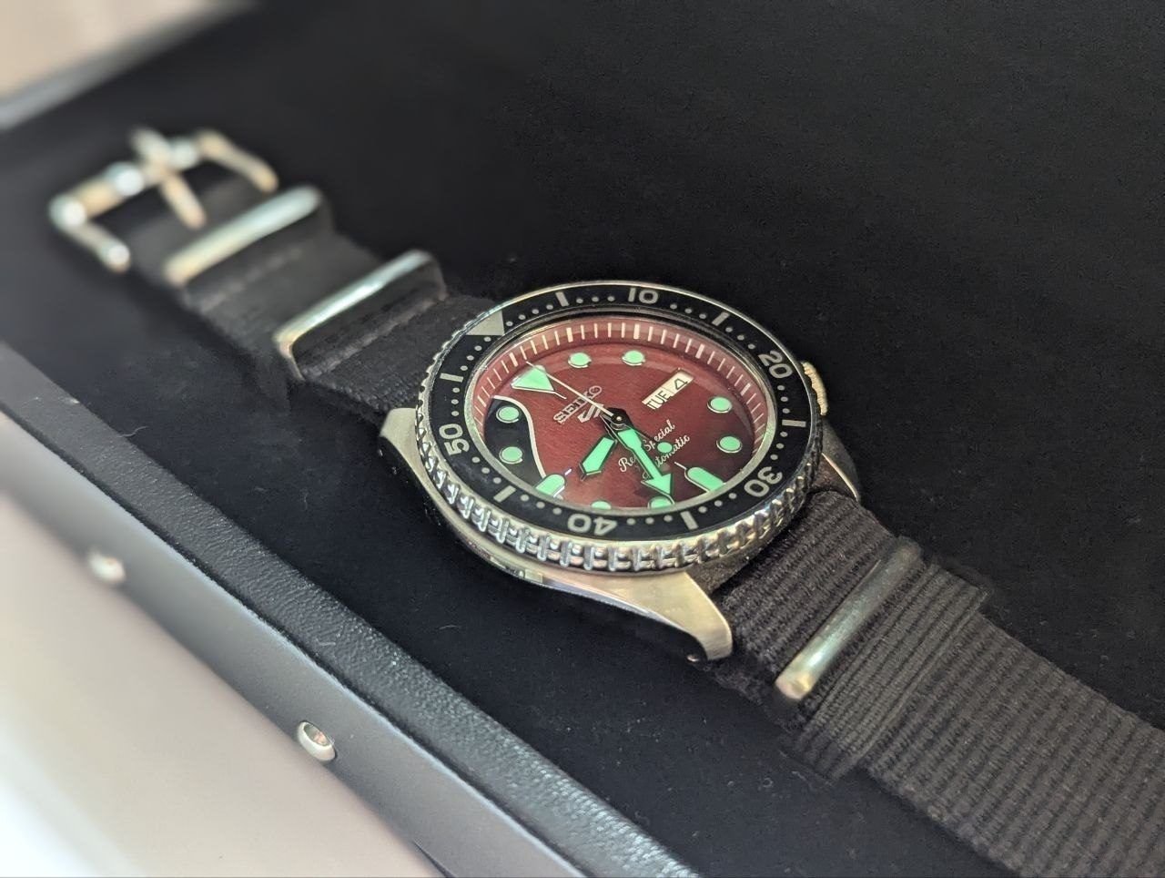Часы Seiko BRIAN MAY RED SPECIAL Limited Edition