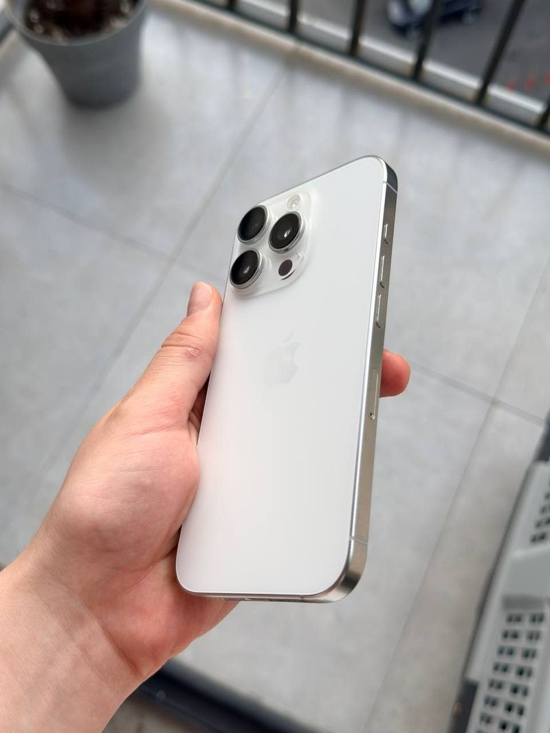 Смартфон Apple iPhone 16 Pro, 128 ГБ